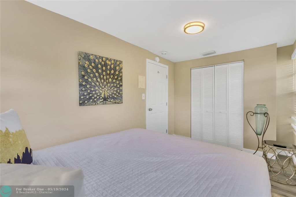 For Sale: $2,600 (2 beds, 1 baths, 672 Square Feet)