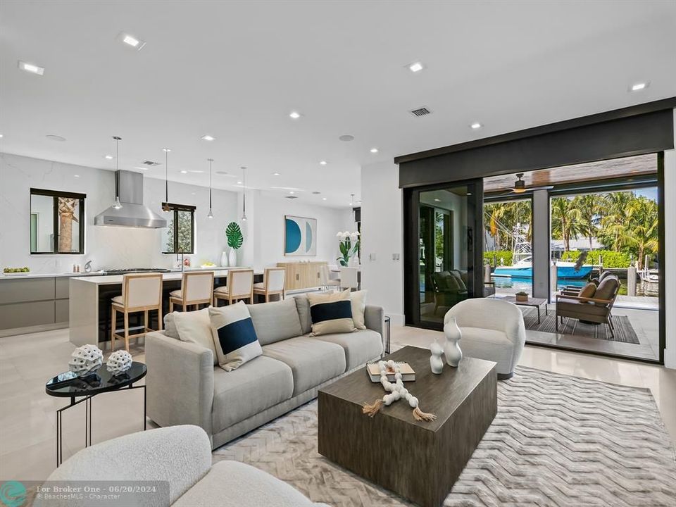 Recently Sold: $5,500,000 (5 beds, 5 baths, 4102 Square Feet)