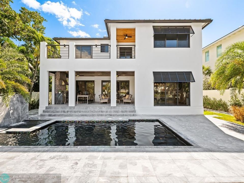 Recently Sold: $5,500,000 (5 beds, 5 baths, 4102 Square Feet)