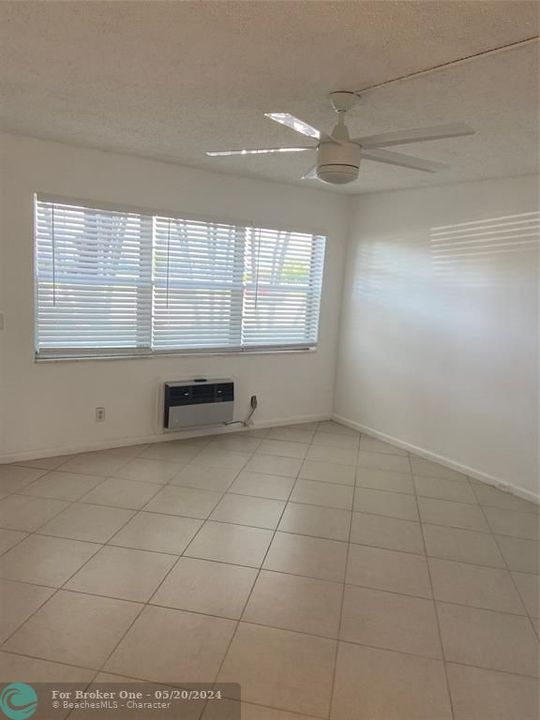 For Sale: $105,000 (1 beds, 1 baths, 593 Square Feet)