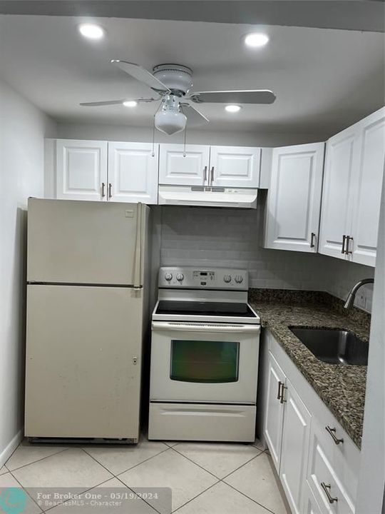For Sale: $105,000 (1 beds, 1 baths, 593 Square Feet)
