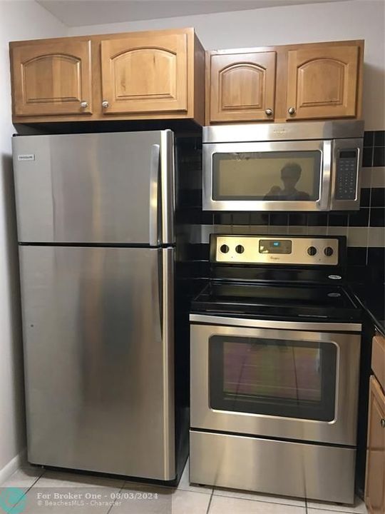 Vendido Recientemente: $94,500 (1 camas, 1 baños, 595 Pies cuadrados)