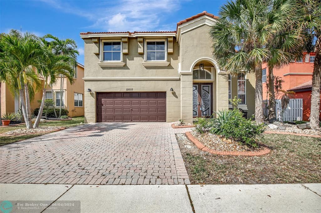 Active With Contract: $767,850 (4 beds, 3 baths, 2391 Square Feet)