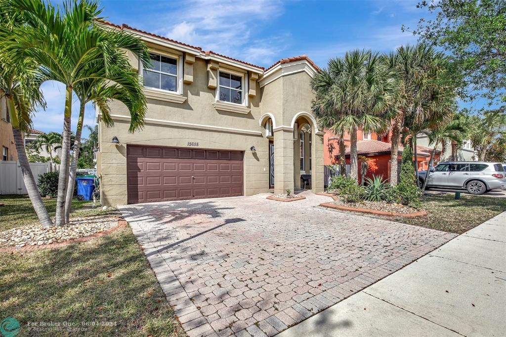 Active With Contract: $767,850 (4 beds, 3 baths, 2391 Square Feet)