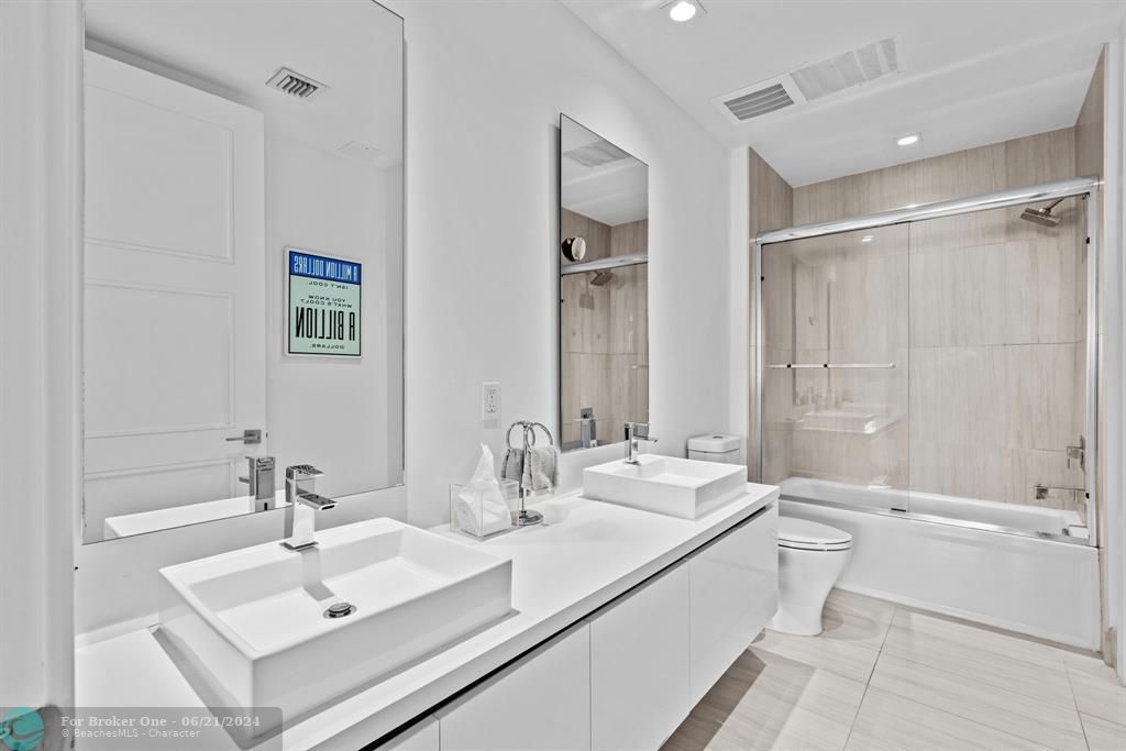 Active With Contract: $6,980 (2 beds, 2 baths, 1213 Square Feet)