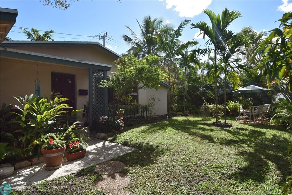 For Sale: $525,000 (3 beds, 2 baths, 1420 Square Feet)