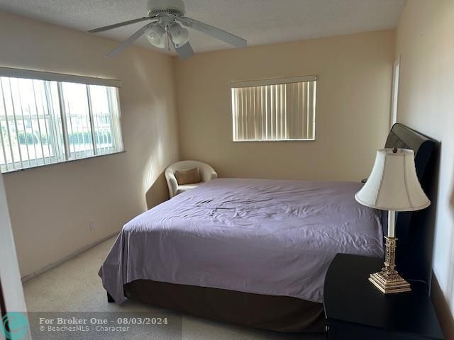 For Sale: $139,900 (2 beds, 2 baths, 990 Square Feet)