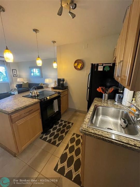 Recently Rented: $1,900 (1 beds, 1 baths, 722 Square Feet)