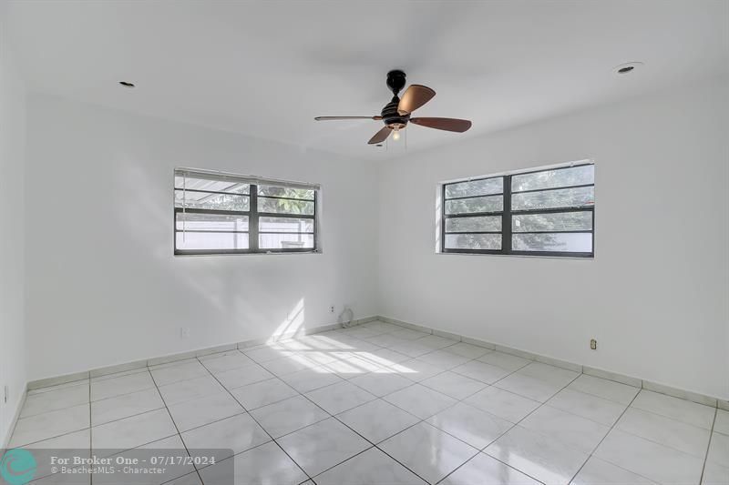 Recently Sold: $2,100 (2 beds, 1 baths, 3667 Square Feet)