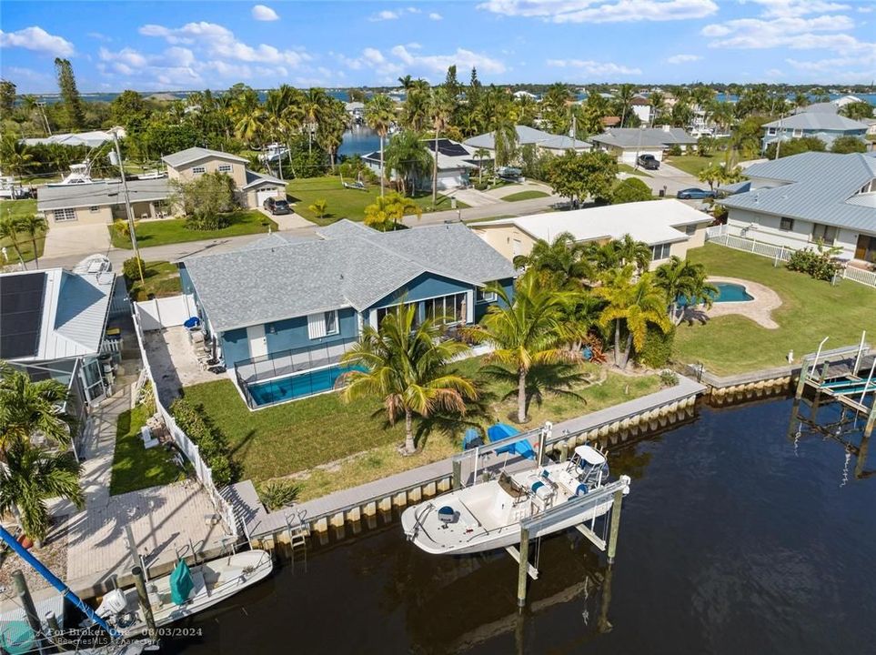 For Sale: $1,195,000 (3 beds, 2 baths, 2680 Square Feet)