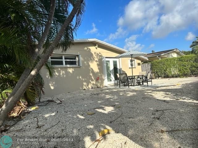 Recently Sold: $2,500 (2 beds, 1 baths, 785 Square Feet)