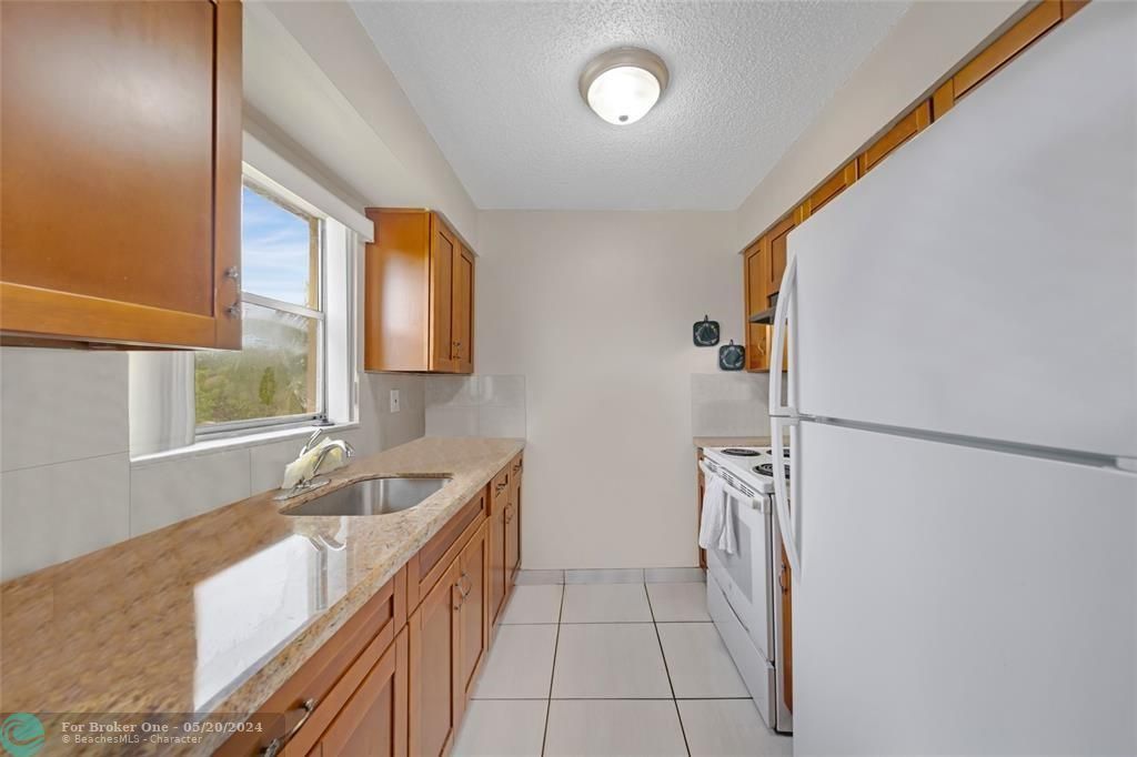 For Sale: $2,100 (2 beds, 2 baths, 3150 Square Feet)