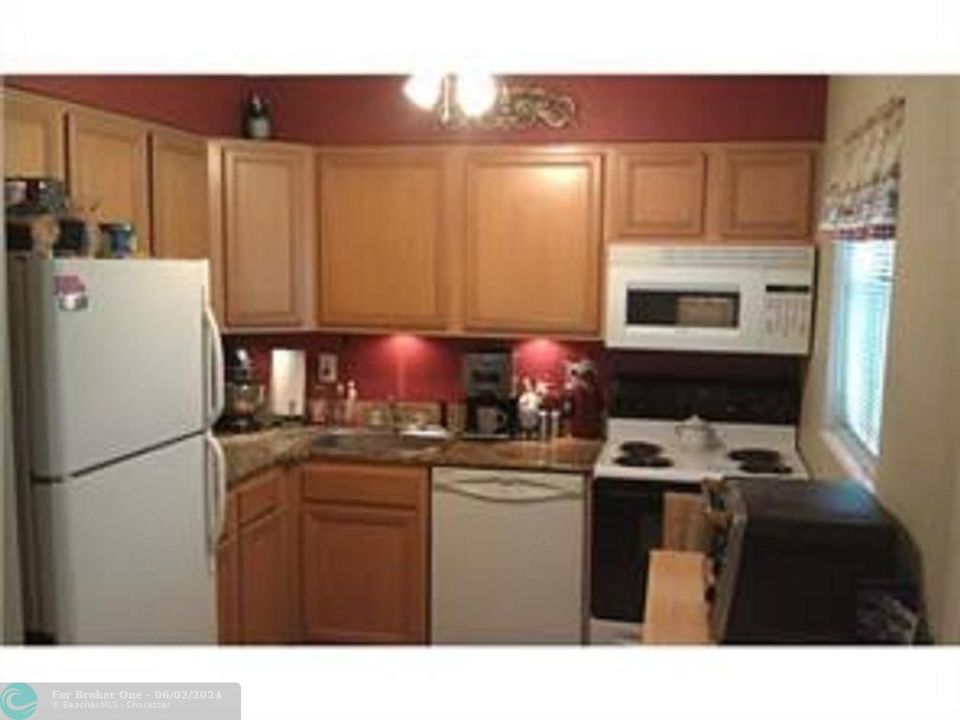 For Sale: $190,000 (2 beds, 1 baths, 800 Square Feet)