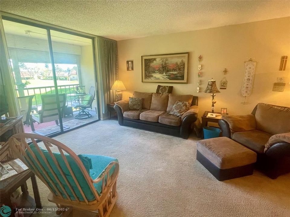 Recently Sold: $235,000 (2 beds, 2 baths, 1050 Square Feet)