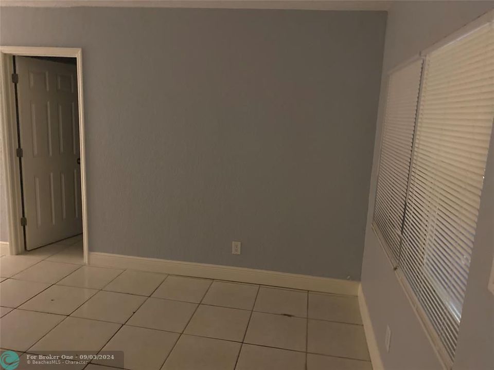 For Sale: $2,000 (2 beds, 1 baths, 2049 Square Feet)