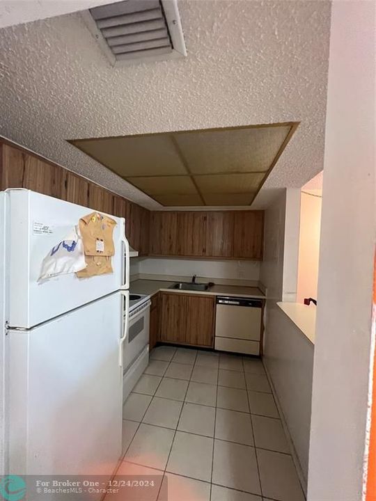 Active With Contract: $73,500 (1 beds, 1 baths, 833 Square Feet)