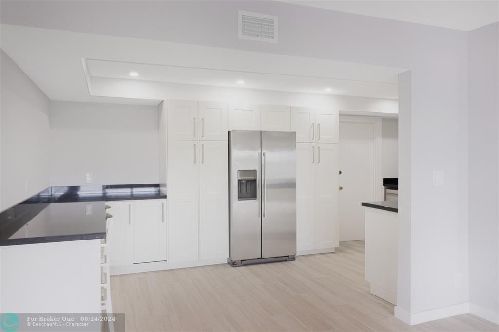 Recently Rented: $3,100 (2 beds, 2 baths, 1525 Square Feet)