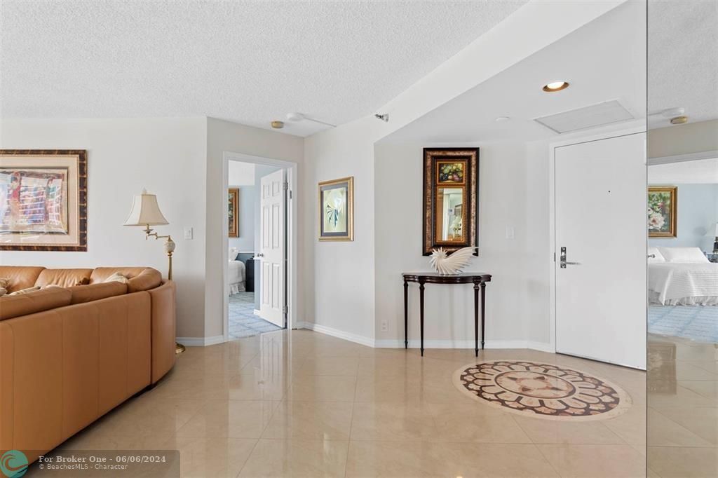 Active With Contract: $4,200 (2 beds, 2 baths, 1447 Square Feet)