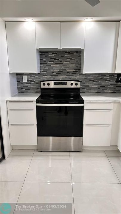 Activo con contrato: $177,999 (2 camas, 2 baños, 1100 Pies cuadrados)