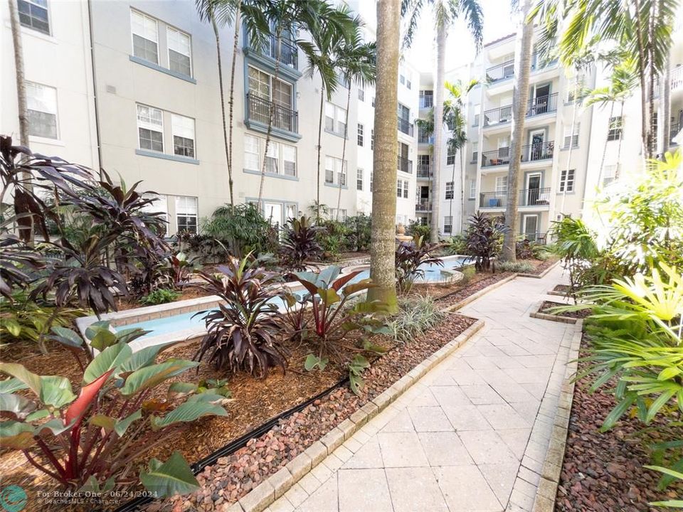 Recently Rented: $2,475 (1 beds, 1 baths, 780 Square Feet)