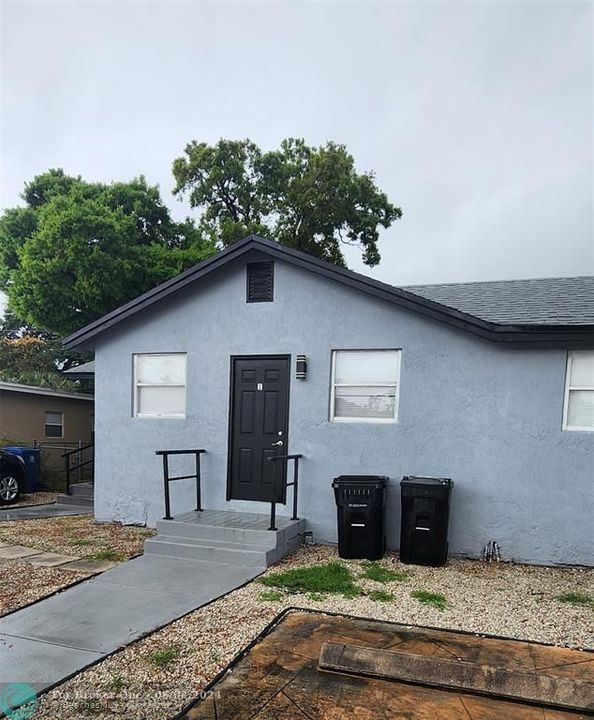 Recently Sold: $1,980 (2 beds, 1 baths, 750 Square Feet)