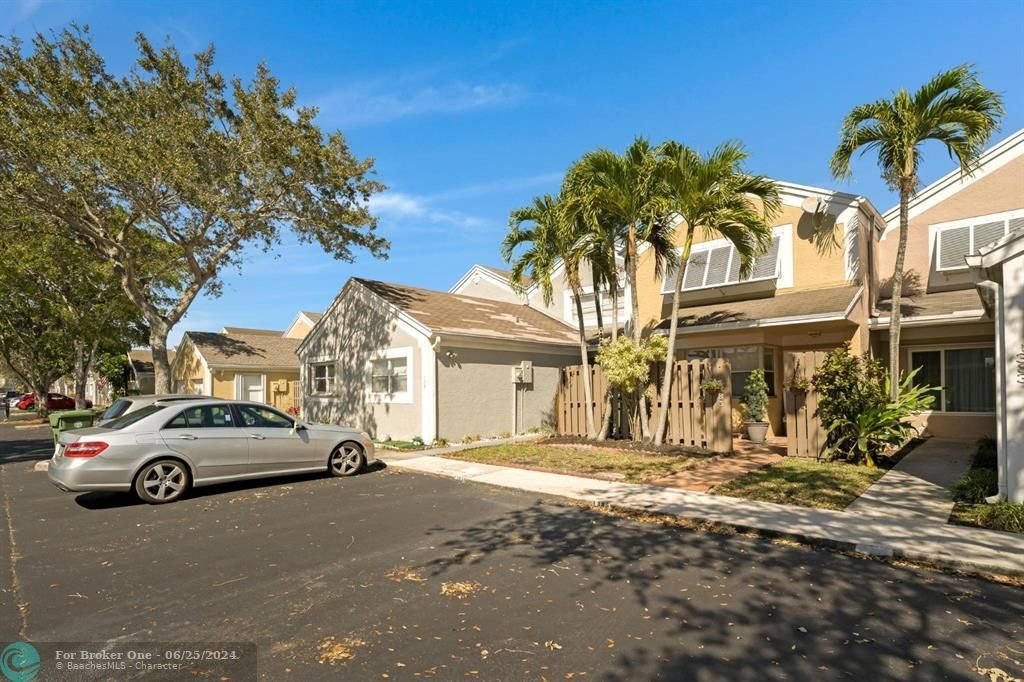 Recently Sold: $499,900 (3 beds, 2 baths, 1416 Square Feet)