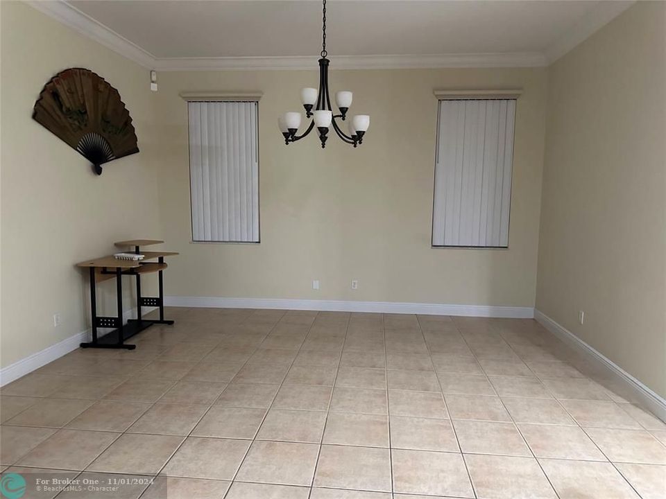 For Rent: $3,000 (4 beds, 2 baths, 2212 Square Feet)