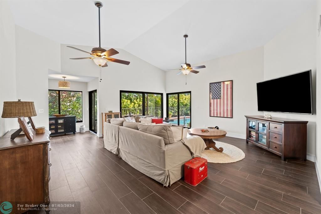 Active With Contract: $750,000 (3 beds, 2 baths, 1579 Square Feet)