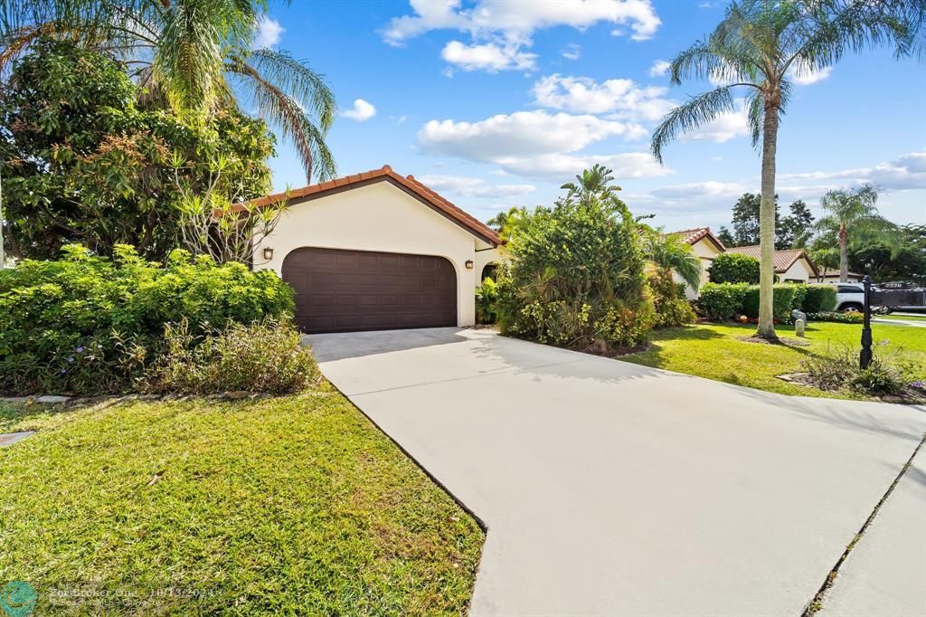 Active With Contract: $750,000 (3 beds, 2 baths, 1579 Square Feet)