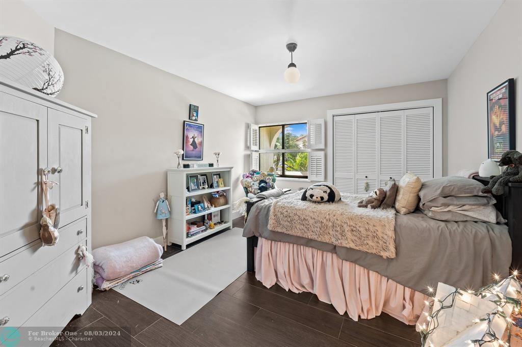 Active With Contract: $750,000 (3 beds, 2 baths, 1579 Square Feet)