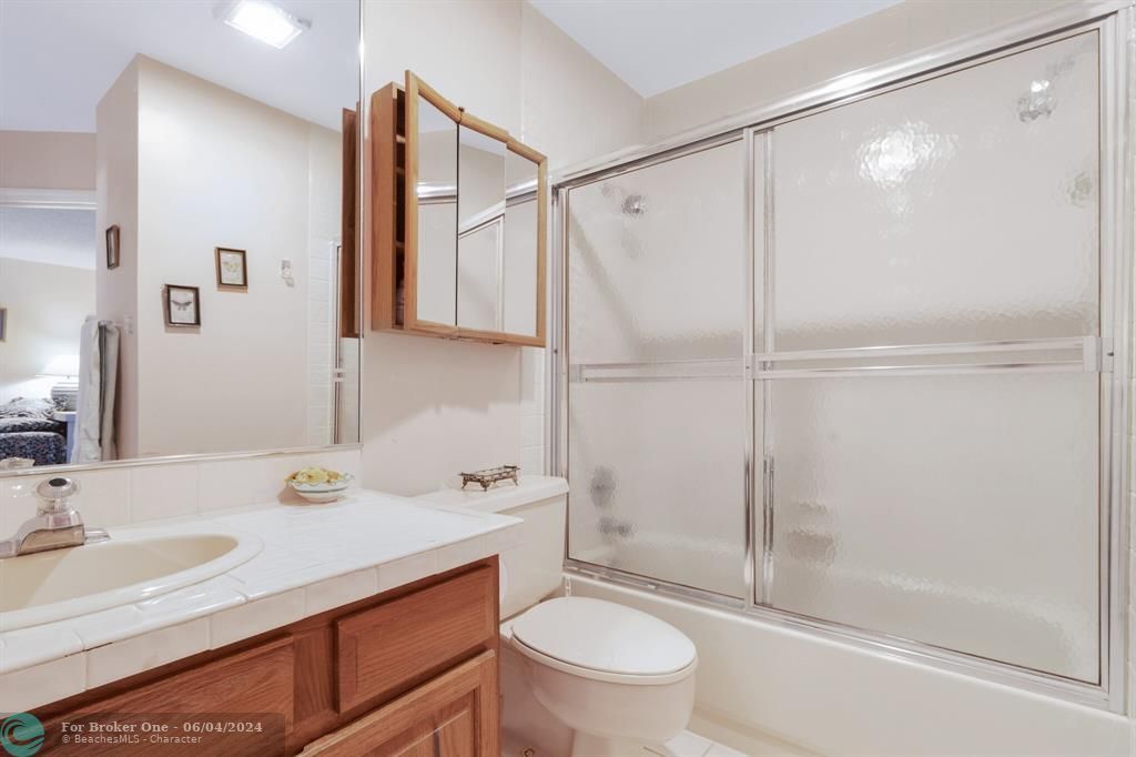待售: $599,000 (2 贝兹, 2 浴室, 1970 平方英尺)