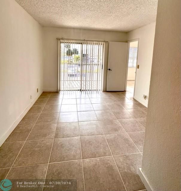 Recently Rented: $1,800 (2 beds, 2 baths, 782 Square Feet)