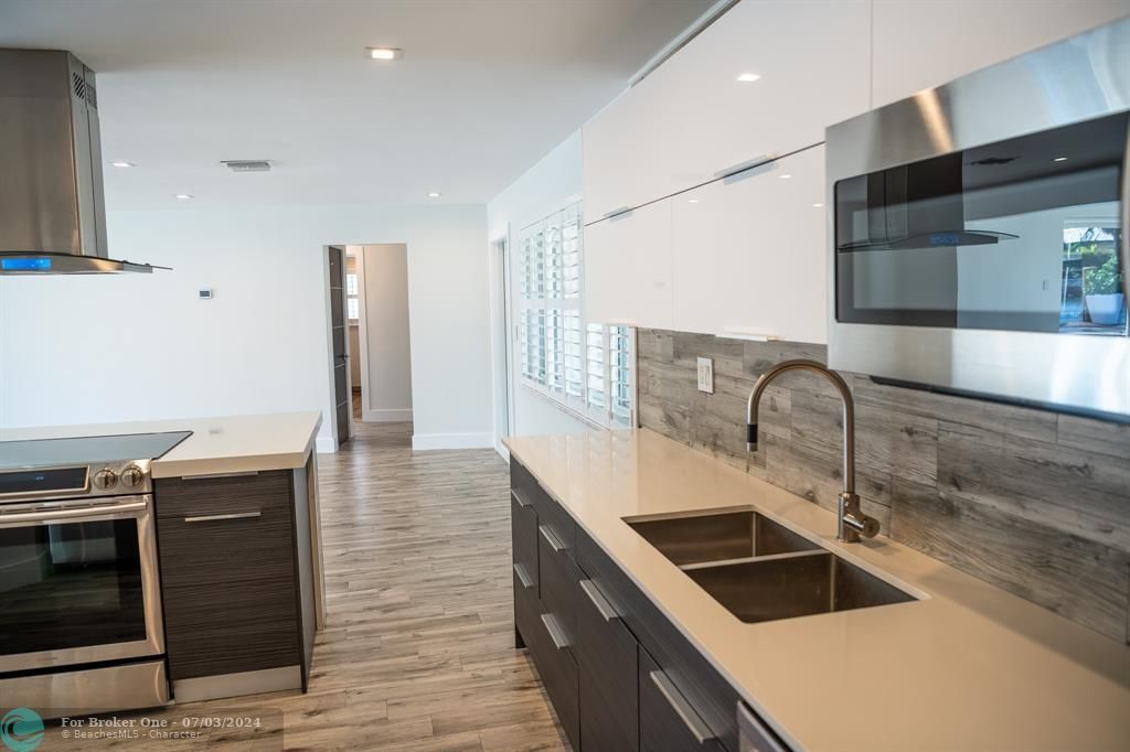 Active With Contract: $7,400 (3 beds, 2 baths, 1785 Square Feet)
