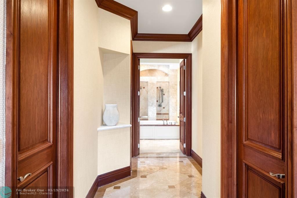 最近售出: $8,500,000 (6 贝兹, 7 浴室, 7350 平方英尺)