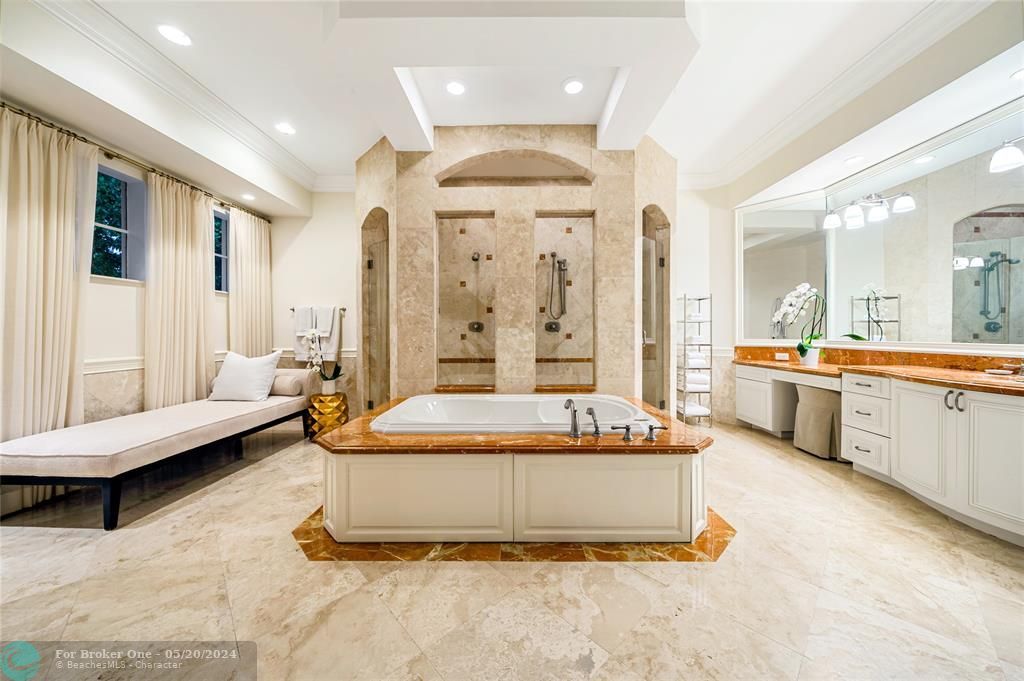 最近售出: $8,500,000 (6 贝兹, 7 浴室, 7350 平方英尺)
