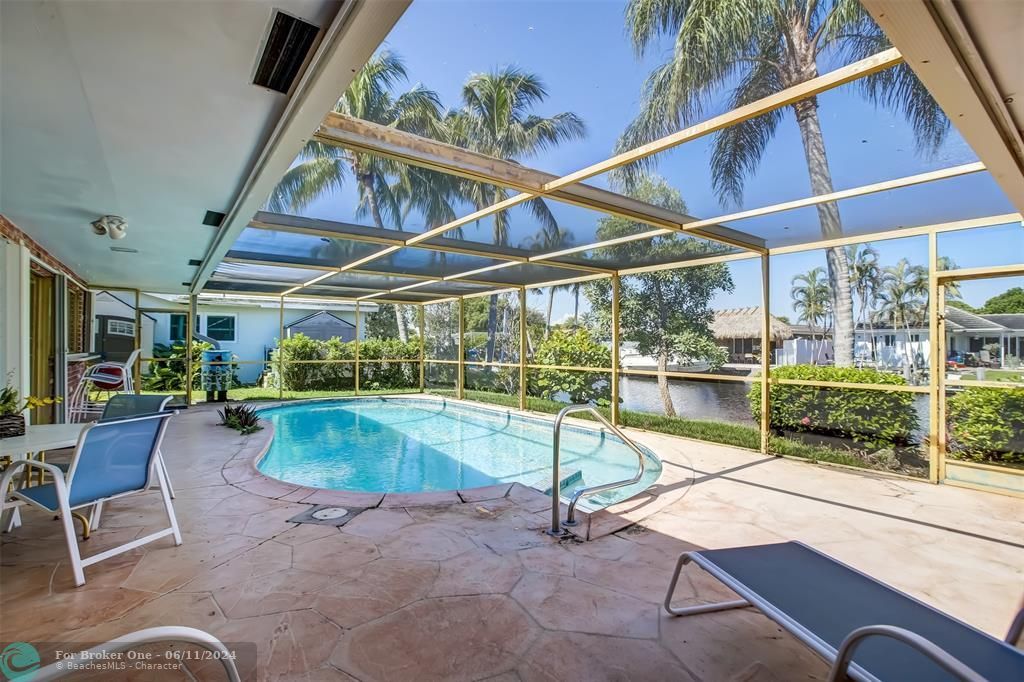 Recently Sold: $995,000 (3 beds, 2 baths, 1813 Square Feet)
