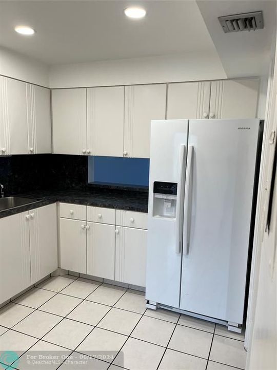 Active With Contract: $2,400 (3 beds, 2 baths, 1500 Square Feet)