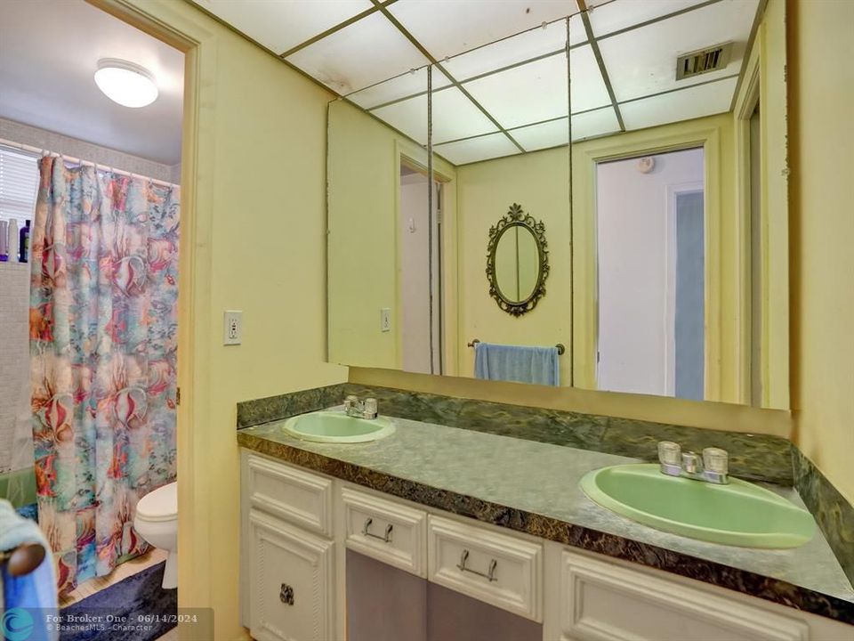 最近售出: $139,000 (1 贝兹, 1 浴室, 700 平方英尺)