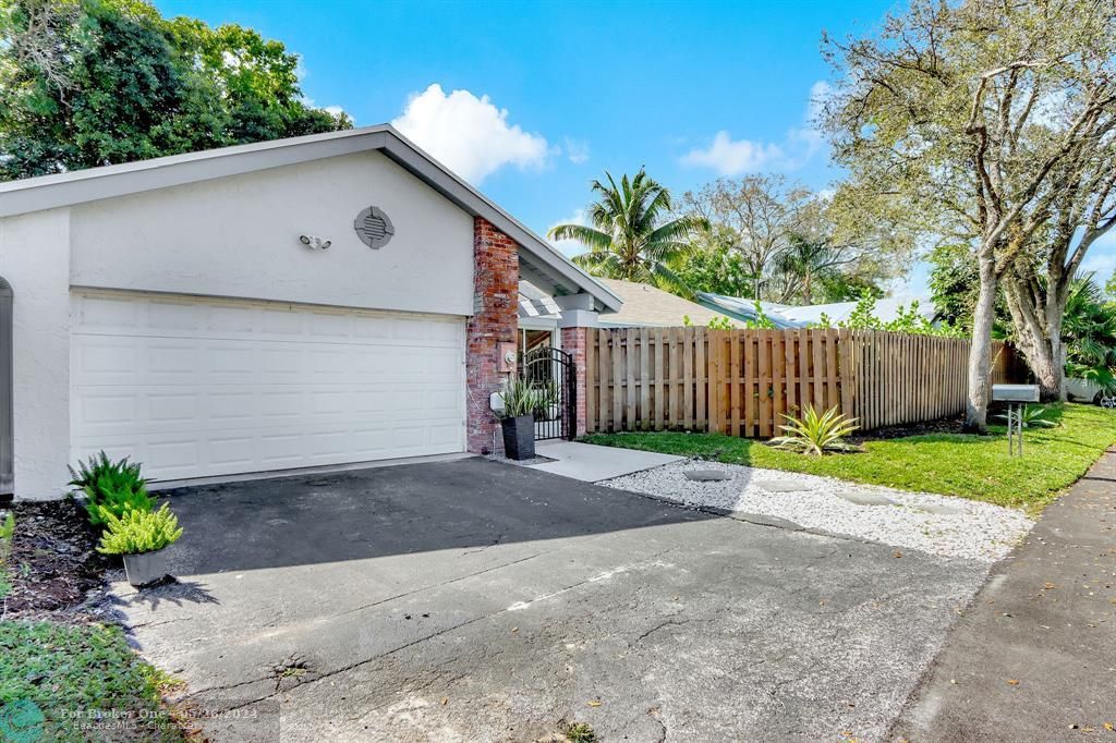 Recently Sold: $624,900 (3 beds, 2 baths, 1664 Square Feet)