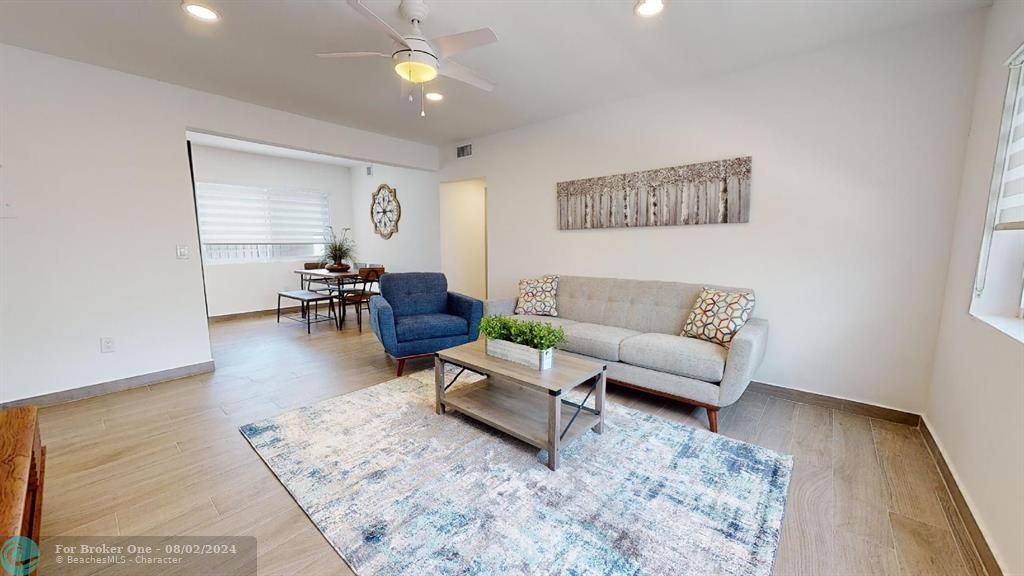 Active With Contract: $2,990 (2 beds, 2 baths, 1000 Square Feet)