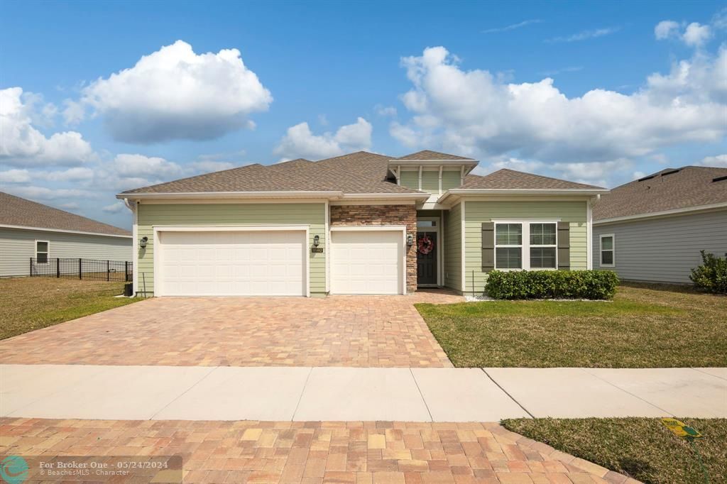 Active With Contract: $379,900 (4 beds, 3 baths, 2297 Square Feet)