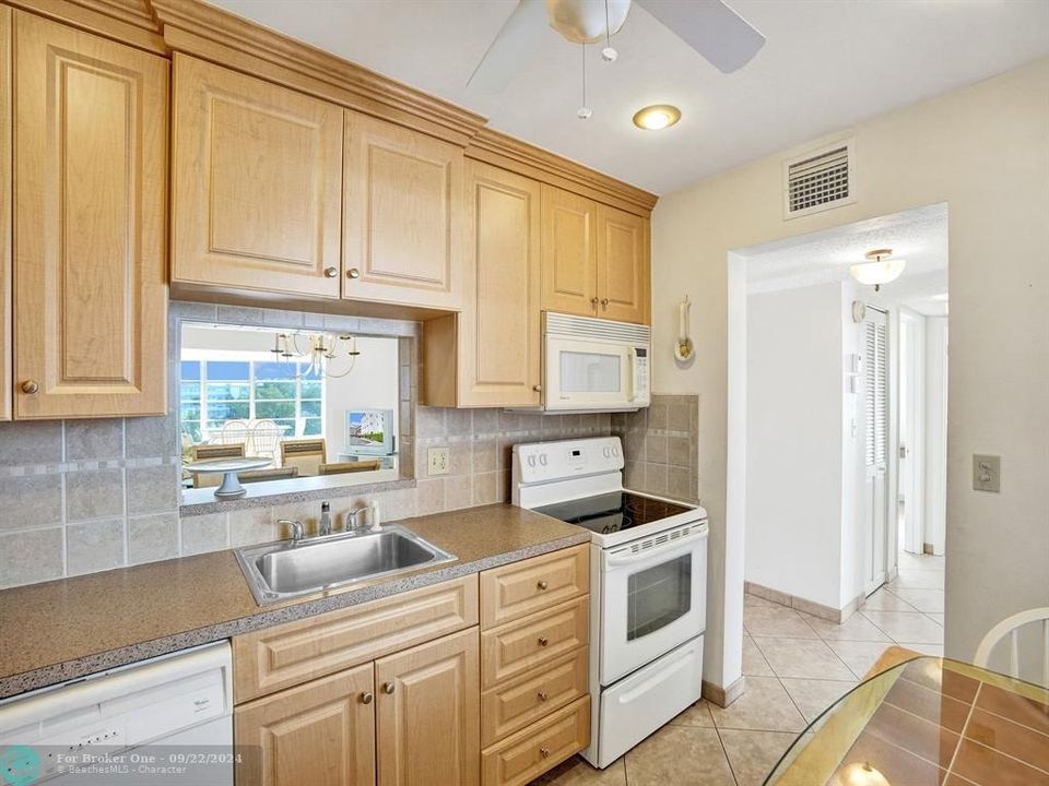 For Sale: $156,000 (2 beds, 2 baths, 1088 Square Feet)