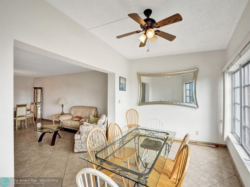 For Sale: $156,000 (2 beds, 2 baths, 1088 Square Feet)