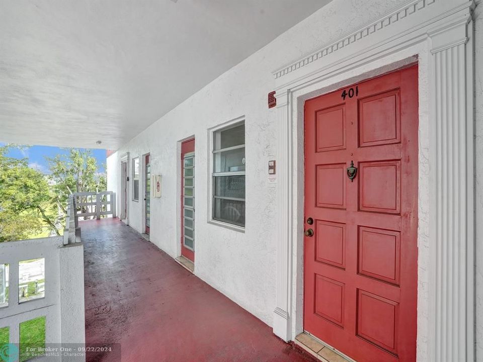 For Sale: $156,000 (2 beds, 2 baths, 1088 Square Feet)