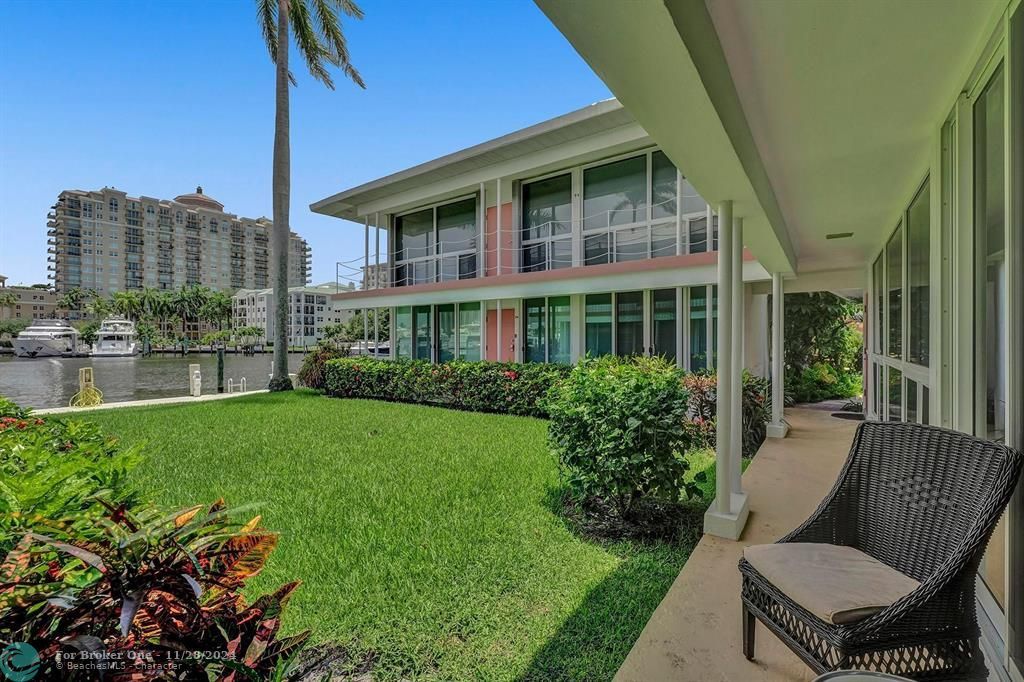 Active With Contract: $268,500 (1 beds, 1 baths, 670 Square Feet)