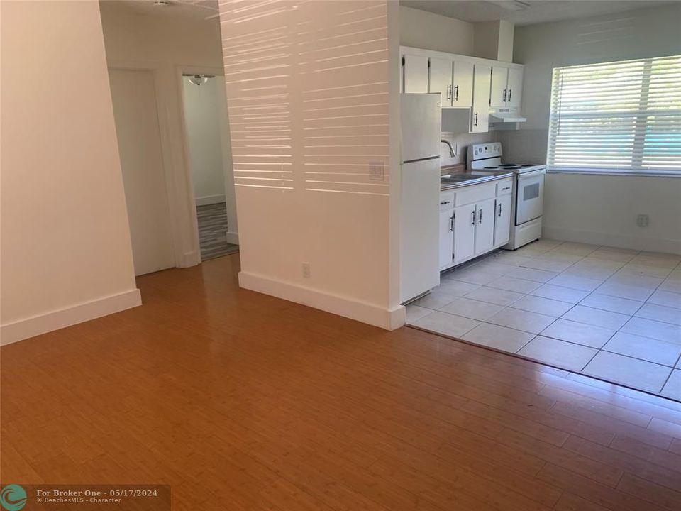 Recently Sold: $2,295 (2 beds, 1 baths, 1000 Square Feet)