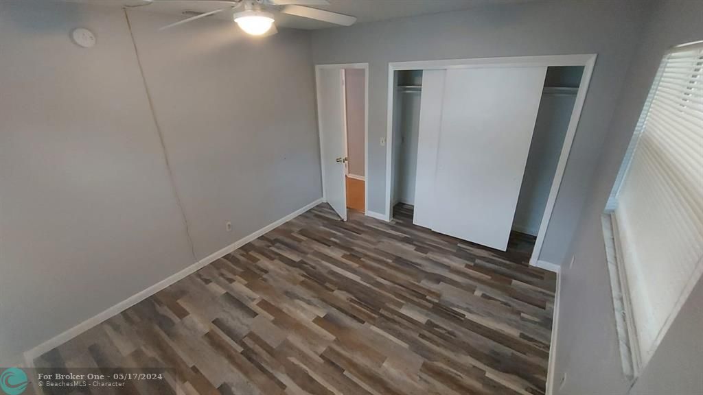 Active With Contract: $2,295 (2 beds, 1 baths, 1000 Square Feet)