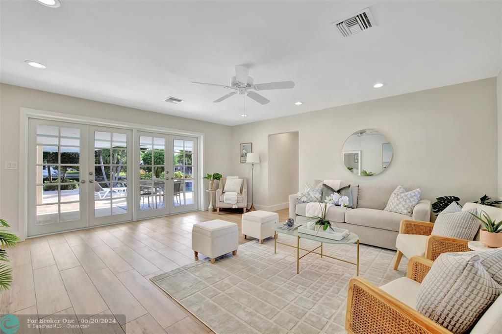 Active With Contract: $1,699,000 (3 beds, 2 baths, 1575 Square Feet)