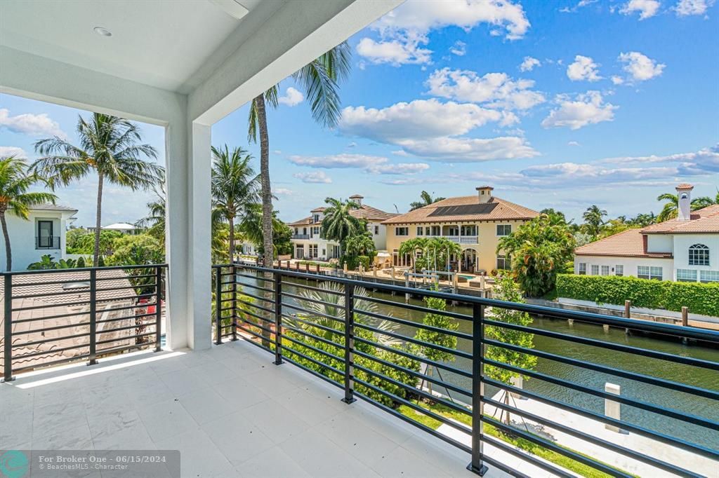 For Sale: $6,500,000 (5 beds, 5 baths, 5974 Square Feet)