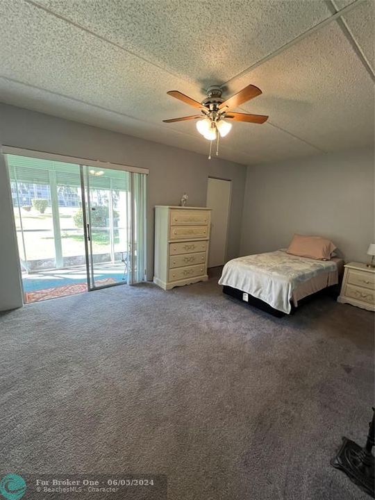 Recently Sold: $99,900 (1 beds, 1 baths, 779 Square Feet)